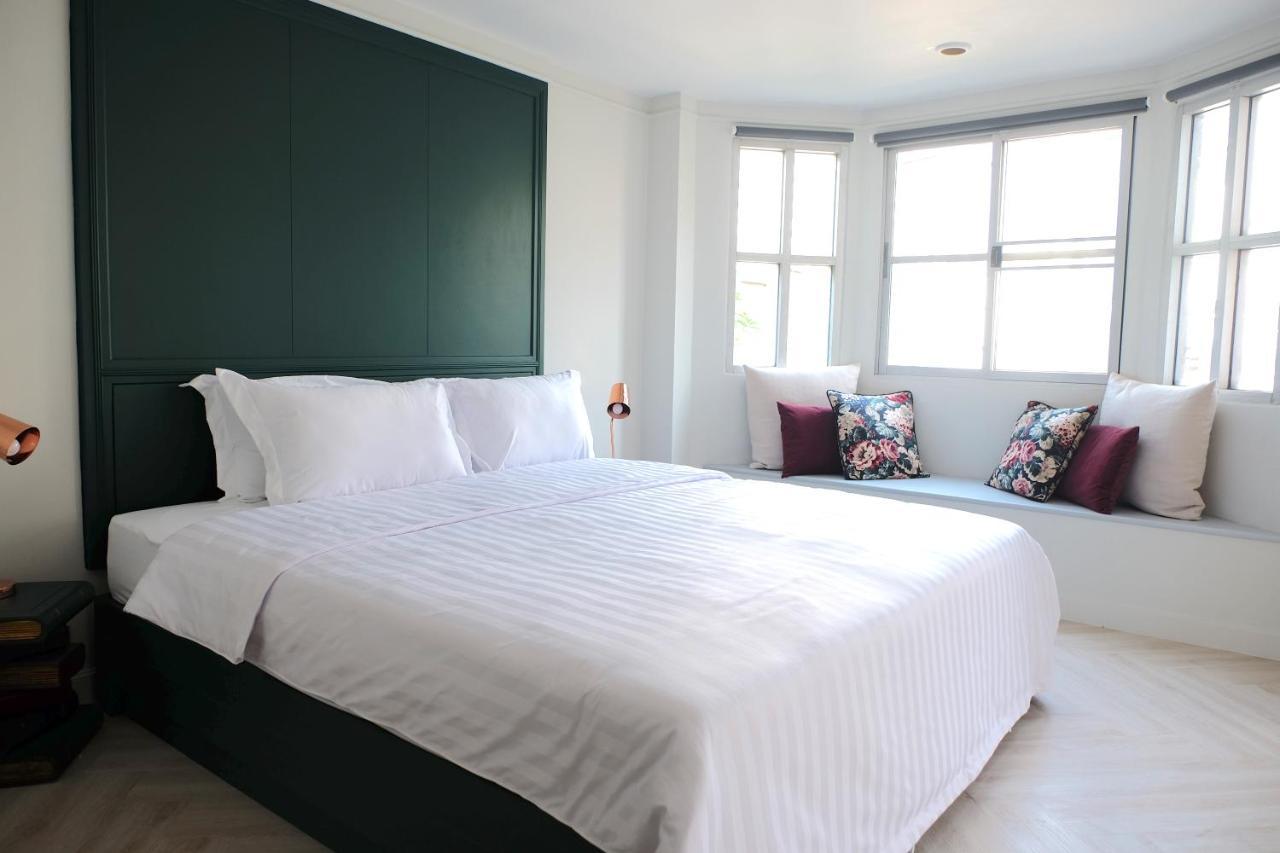 Апартаменти Baan Khun Pra Duplex Rm3 Бангкок Екстер'єр фото