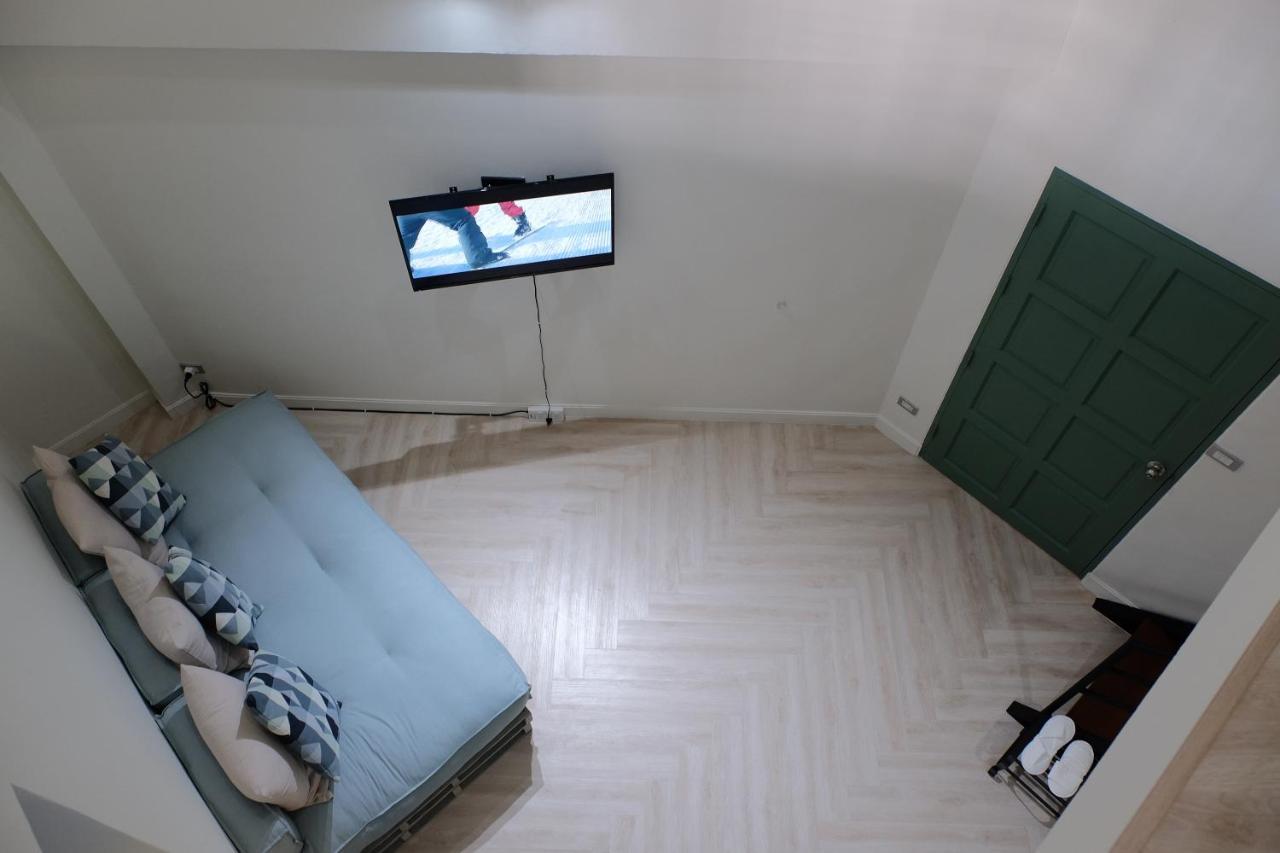 Апартаменти Baan Khun Pra Duplex Rm3 Бангкок Екстер'єр фото